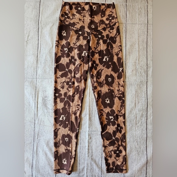Aerie OFFLINE Size Medium Real Me 7/8 Hi-Rise Leggings Brown Floral Buttery Soft - Picture 2 of 8